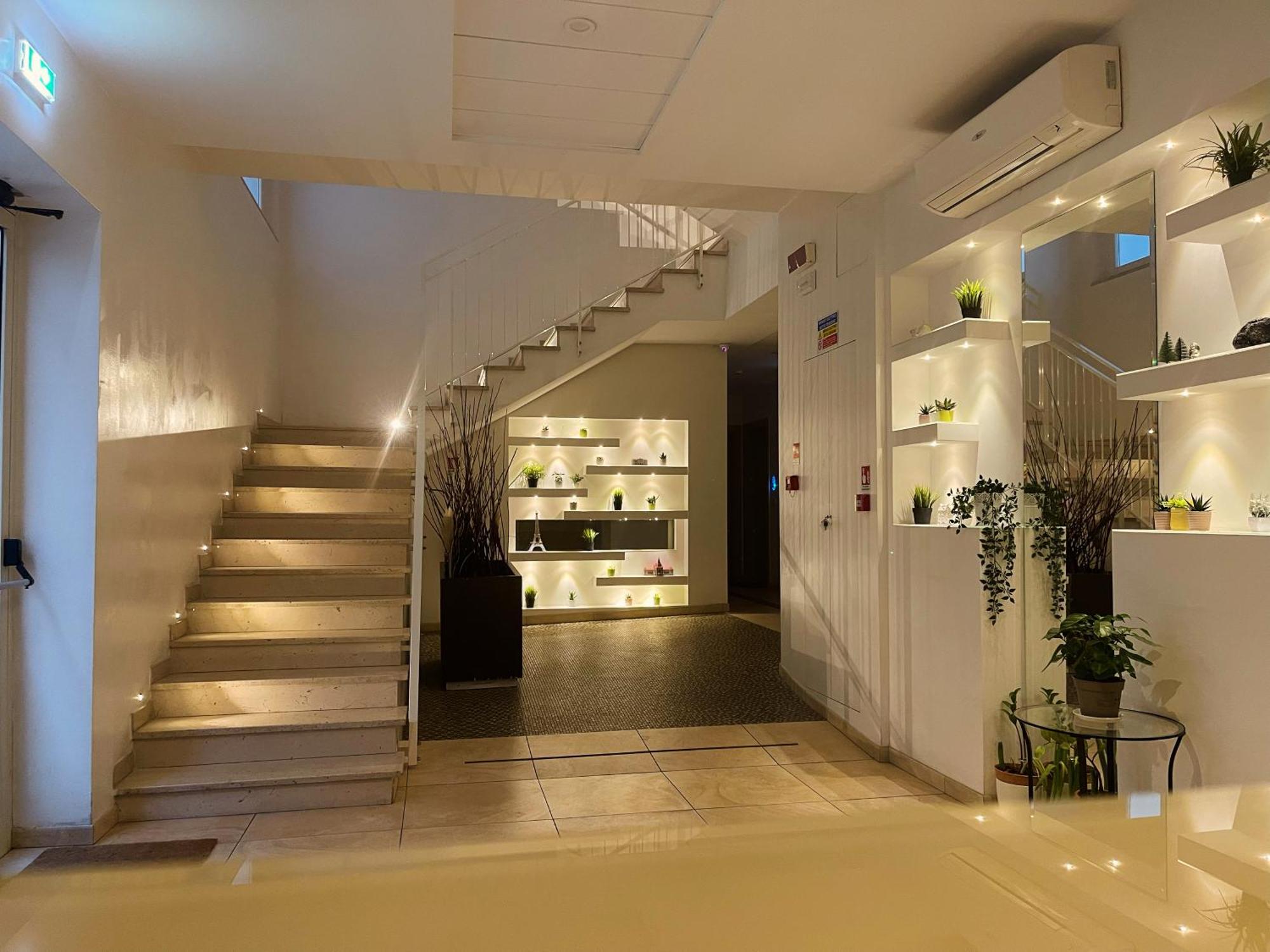 赛斯塔公寓式酒店 里米尼 外观 照片